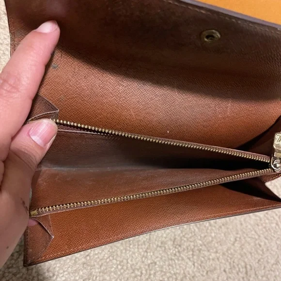 Louis Vuitton wallet crossbody - Picture 7 of 10
